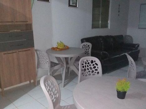Tem sempre frutas fresquinhas (cortesia pura)